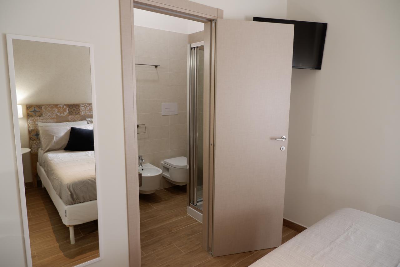 B&B Il Giardino In Citta - Parcheggio Privato Gratuito ฟอจเจีย ภายนอก รูปภาพ