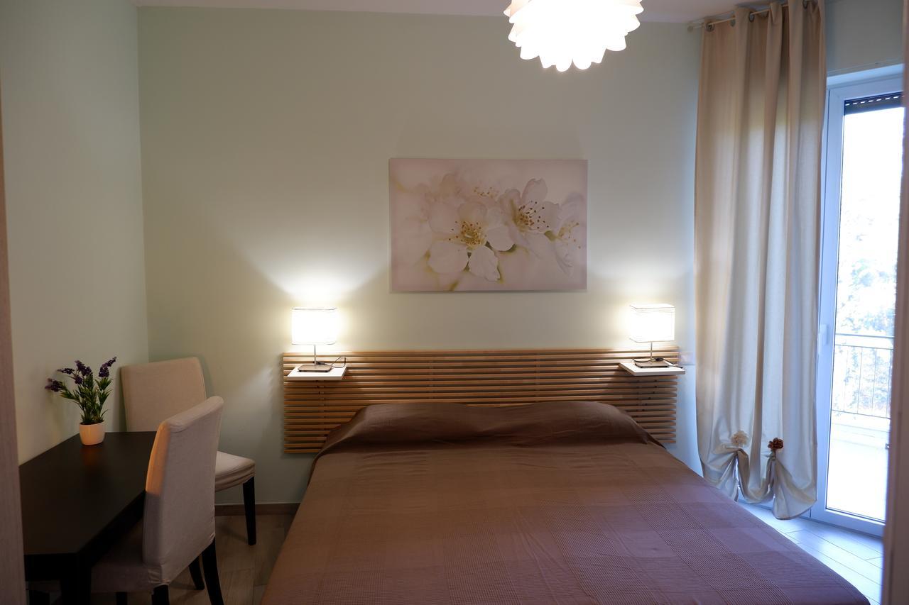 B&B Il Giardino In Citta - Parcheggio Privato Gratuito ฟอจเจีย ภายนอก รูปภาพ