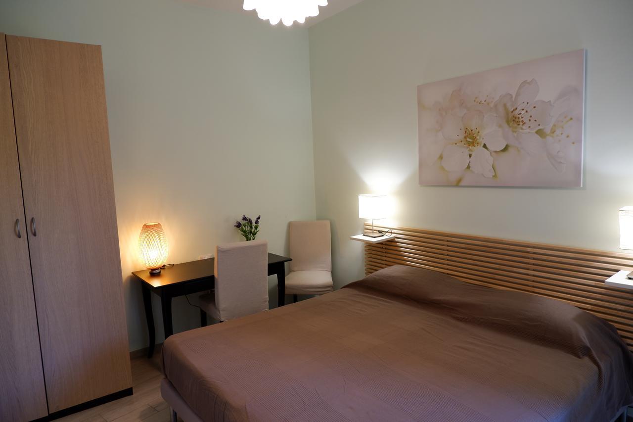B&B Il Giardino In Citta - Parcheggio Privato Gratuito ฟอจเจีย ภายนอก รูปภาพ